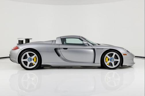 Silver 2004 Porsche Carrera GT Coupe