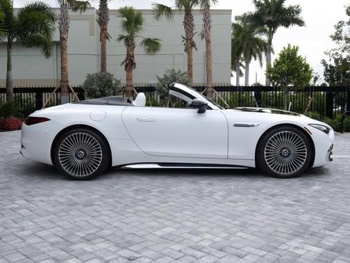 2026 Mercedes-Benz Maybach SL 680 Monogram Series 4MATIC