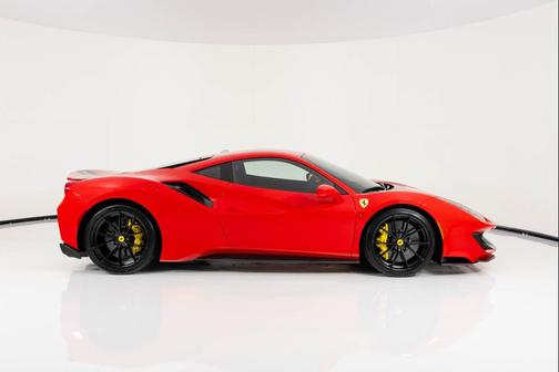 2019 Ferrari 488 Pista Base