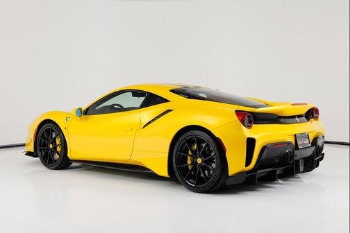 2020 Ferrari 488 Pista Base