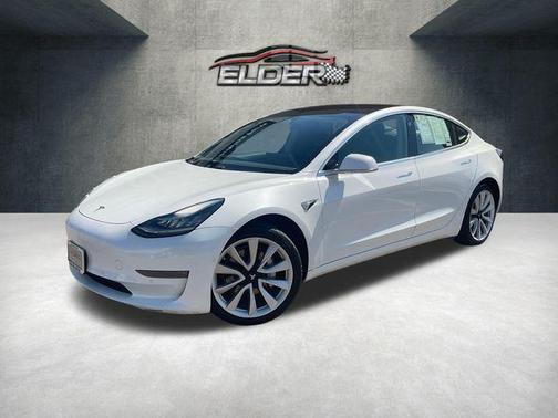 Pearl White Multi-Coat 2018 Tesla Model 3 Long Range