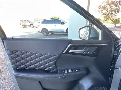 2023 Mitsubishi Outlander PHEV SEL