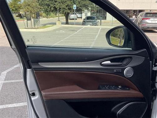 2018 Alfa Romeo Stelvio Sport