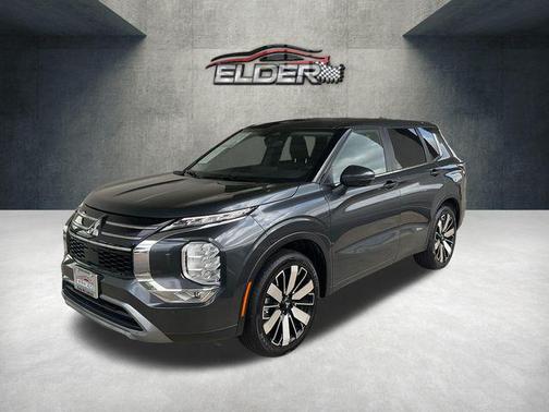 Gray 2025 Mitsubishi Outlander SE S-AWC