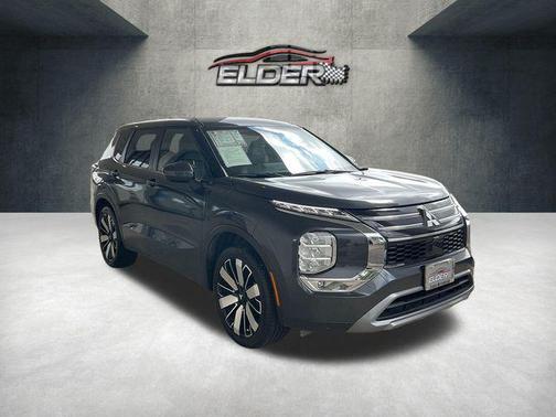 Gray 2025 Mitsubishi Outlander SE S-AWC