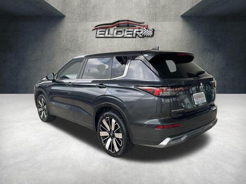 Gray 2025 Mitsubishi Outlander SE S-AWC
