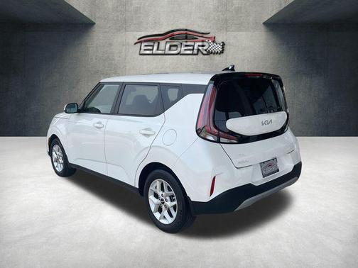 Snow White Pearl 2025 Kia Soul LX
