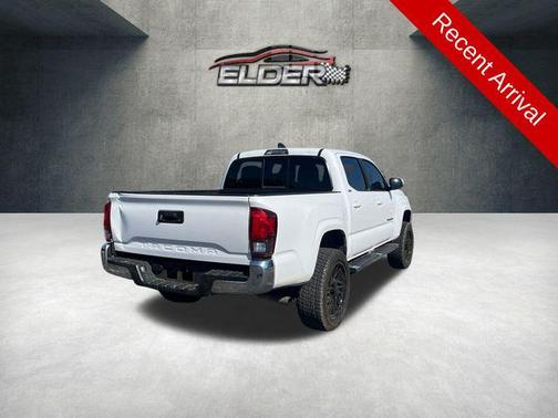 White 2022 Toyota Tacoma SR5