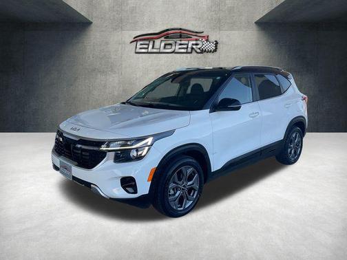 Clear White/Black Roof 2024 Kia Seltos S