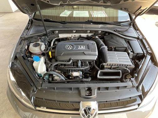 2017 Volkswagen Golf R 2.0T DSG