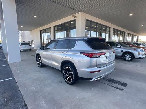 2023 Mitsubishi Outlander SE Black Edition 2WD