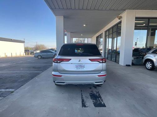 2023 Mitsubishi Outlander SE Black Edition 2WD