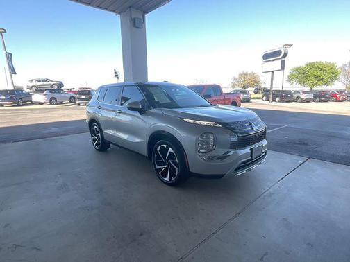 2023 Mitsubishi Outlander SE Black Edition 2WD