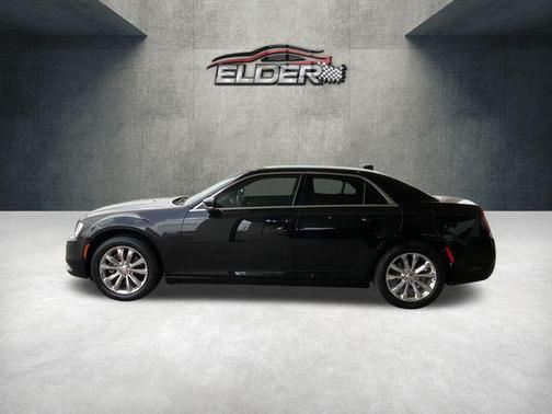 2021 Chrysler 300 Touring