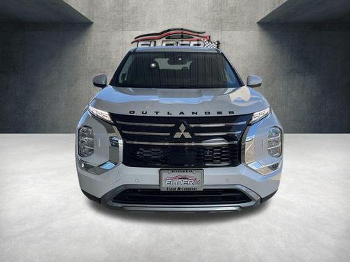 White Diamond 2026 Mitsubishi Outlander SE S-AWC