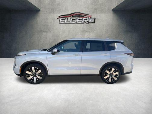 White Diamond 2026 Mitsubishi Outlander SE S-AWC