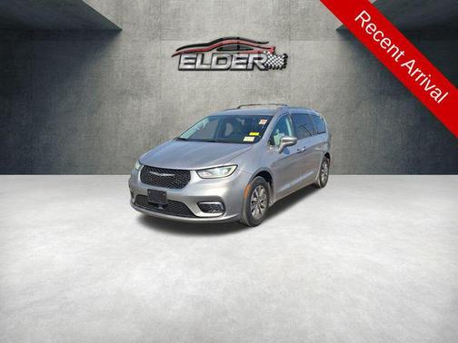 Billet Silver Metallic Clearcoat 2021 Chrysler Pacifica Touring L