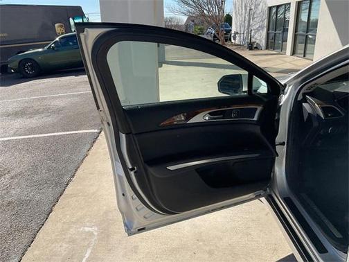 2016 Lincoln MKZ Base