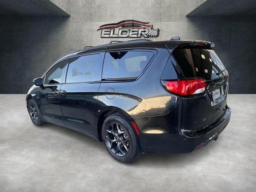 2018 Chrysler Pacifica Touring-L Plus