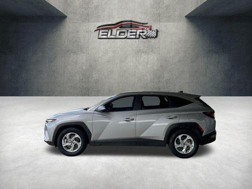 Shimmering Silver 2022 Hyundai TUCSON SE