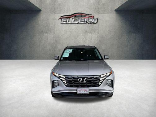 Shimmering Silver 2022 Hyundai TUCSON SE