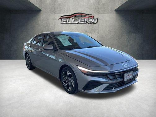 Fluid Metal 2025 Hyundai ELANTRA SEL