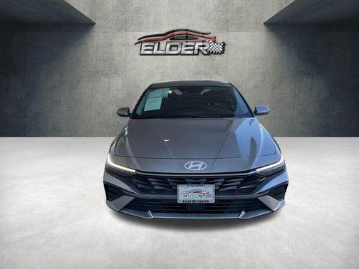 Fluid Metal 2025 Hyundai ELANTRA SEL