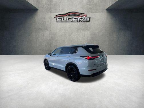 White Diamond 2026 Mitsubishi Outlander LE 1.5T S-AWC