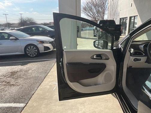 2018 Chrysler Pacifica Touring-L