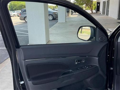 2025 Mitsubishi Outlander Sport 2.0 LE