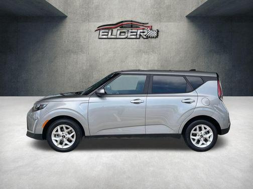 Gray 2025 Kia Soul LX