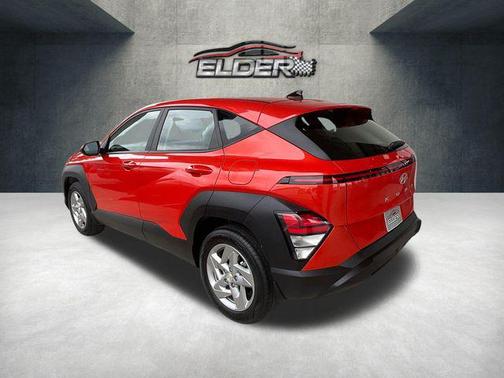 Soultronic Orange Pearl 2025 Hyundai KONA SE