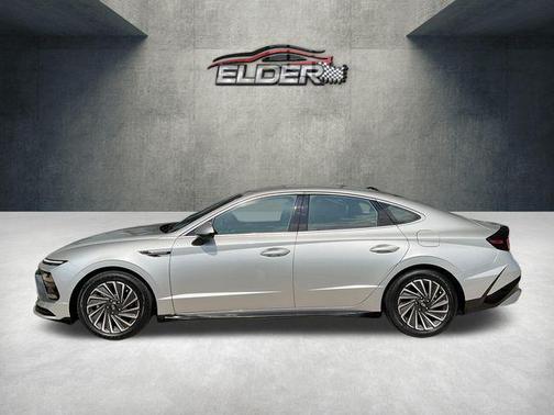 Aero Silver 2025 Hyundai SONATA Hybrid SE