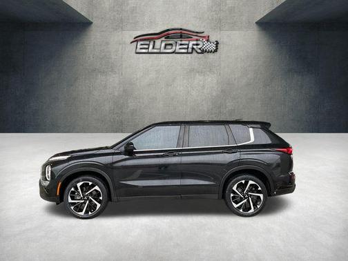 Black 2022 Mitsubishi Outlander ES 2.5 2WD