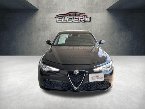 Alfa Black 2017 Alfa Romeo Giulia Ti