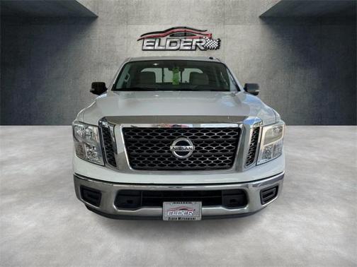 2018 Nissan Titan SV