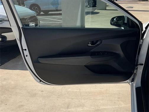 2019 Hyundai Veloster 2