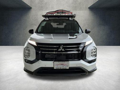 White Diamond With Black Roof 2026 Mitsubishi Outlander Trail Edition S-AWC