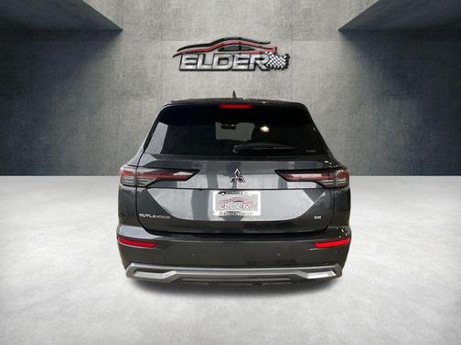Gray 2025 Mitsubishi Outlander SE 2.5 S-AWC