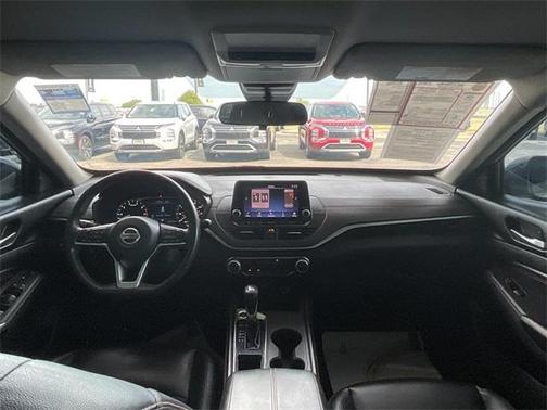 2022 Nissan Altima SR FWD