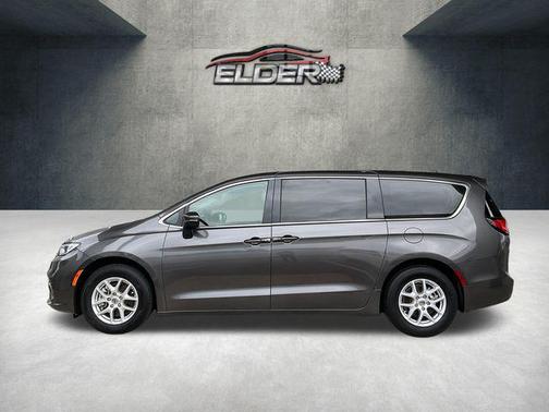 Granite Crystal Metallic Clearcoat 2023 Chrysler Pacifica Touring L