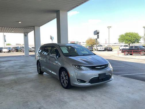 Billet Silver Metallic Clearcoat 2019 Chrysler Pacifica Limited