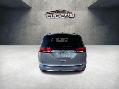 Billet Silver Metallic Clearcoat 2019 Chrysler Pacifica Limited