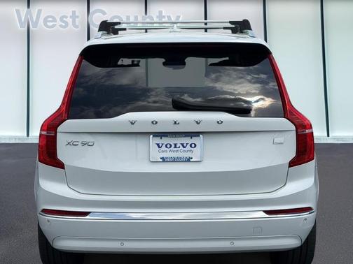 Crystal White 2023 Volvo XC90 Recharge Plug-In Hybrid T8 Plus 6-Seater