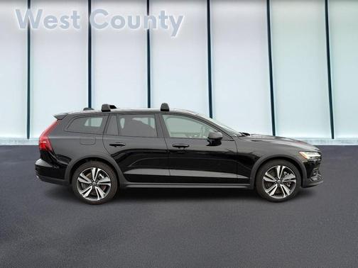 2026 Volvo V60 Cross Country B5 Plus