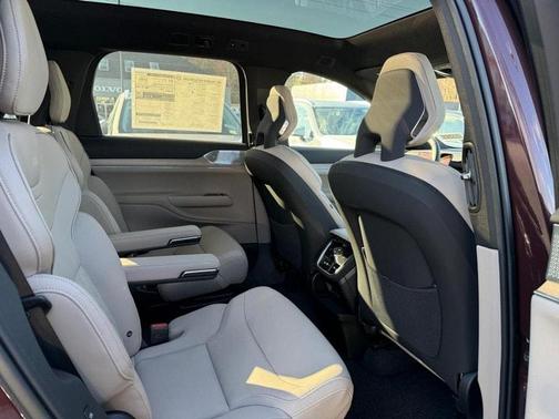 2025 Volvo EX90 Twin Motor Performance Ultra 6-Seater