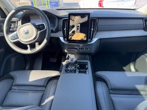 2026 Volvo XC90 B6 Ultra 6-Seater