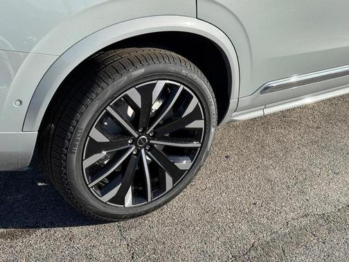 2026 Volvo XC90 B6 Ultra 7-Seater