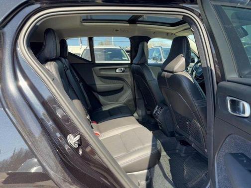 2026 Volvo XC40 B5 Plus