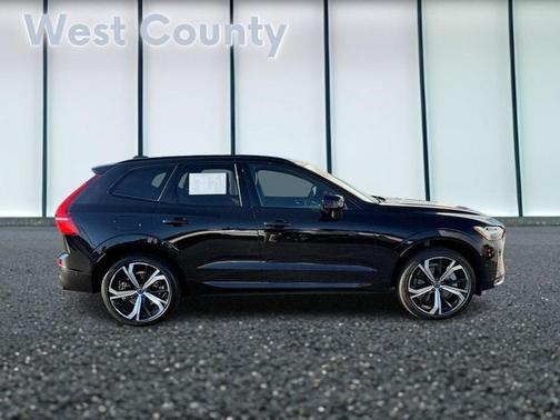 2023 Volvo XC60 B6 Ultimate Dark Theme